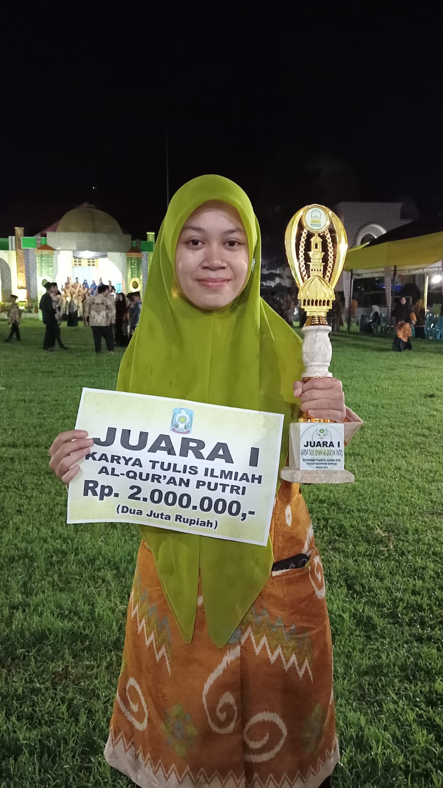 Mahasiswi Kesmas 2022 Juarai Lomba Karya Tulis Ilmiah Qur'an Se-Kabupaten Soppeng
