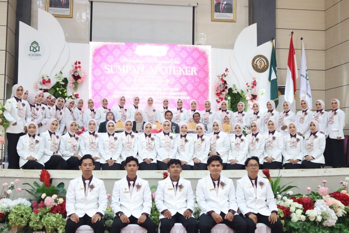 Pengambilan Sumpah Apoteker Pendidikan Profesi Apoteker FKIK UIN Alauddin Makassar Digelar di Aula FEBI